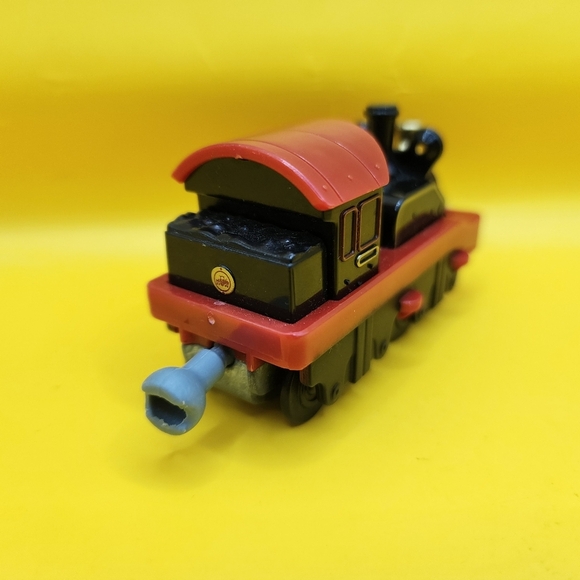 2013 Tomy Old Puffer Pete Train Engine Chuggington Red Diecast - Picture 2 of 6